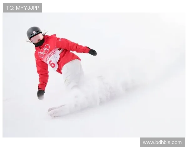 持续风雪致女子U型场地决赛延期